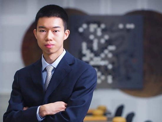 迪奥新家的员工