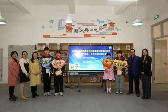 国产精品啪一品二区三区粉嫩